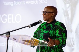 Nomalungelo Gina