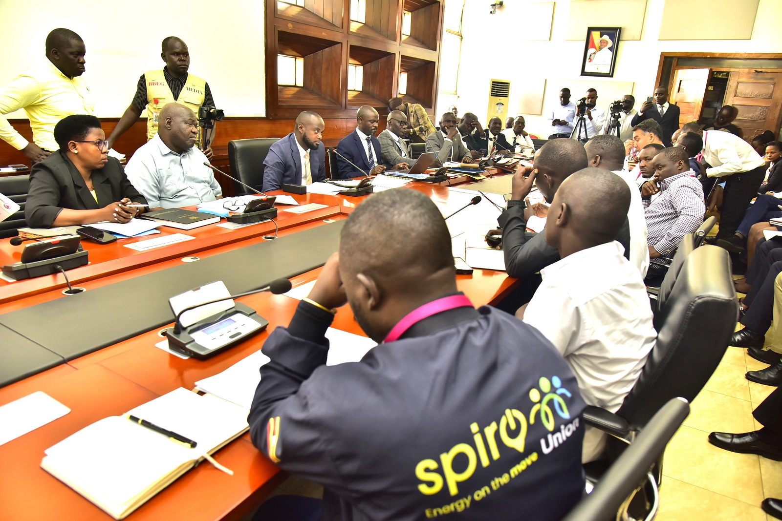 MPs on the Committee on Physical Infrastructure (L) meeting the stakeholders at Parliament. Picture: Parliament of the Republic of Uganda