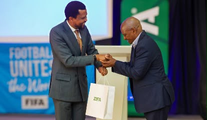 ZIFA president Nqobile Magwizi (left) handing a token of appreciation to Sakunda Holdings chief operating officer Mberikwazvo Chitambo during the Video Assistant Referee (VAR) project kick-off meeting in Harare. Source: ZIFA