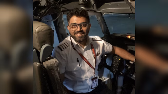Captain Smit Machchhar, the Indian captain of flydubai Flight 1073, whose quick thinking has been praised after being attacked. Photograph: Israel Foreign Ministry @IsraelMFA